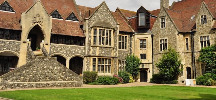 The King's Canterbury Yaz Okulu 1